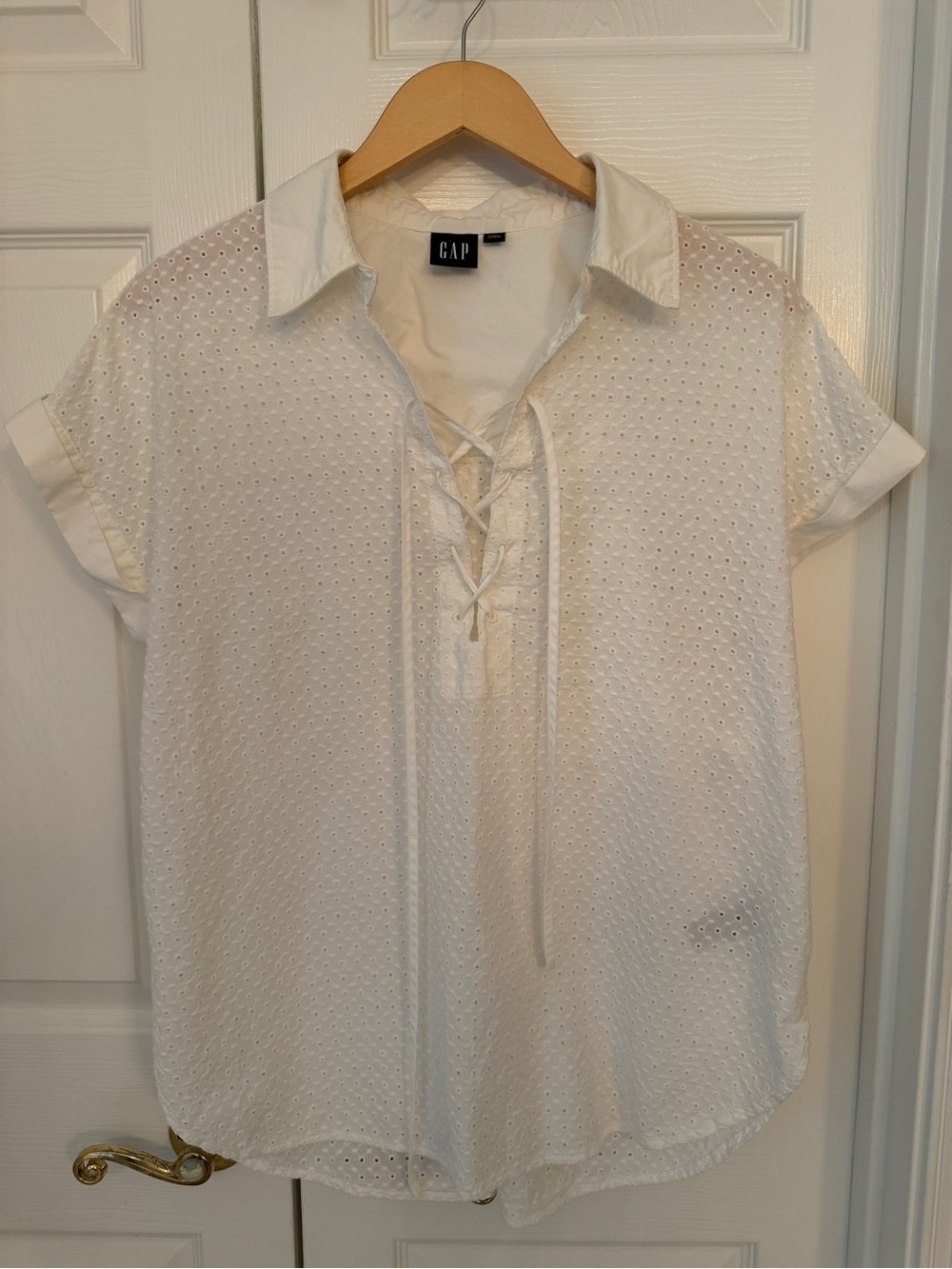 GAP White Eyelet Lace-Up Collared Short Sleeve Blouse